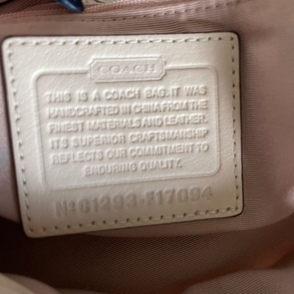 Coach Patent Leather Trim Shoulder Bag With C Pattern - Picture 4 of 9